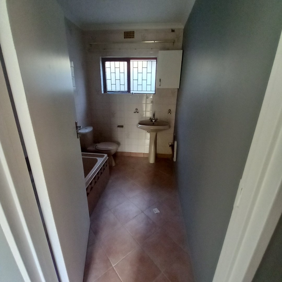 To Let 3 Bedroom Property for Rent in Elsies River Western Cape